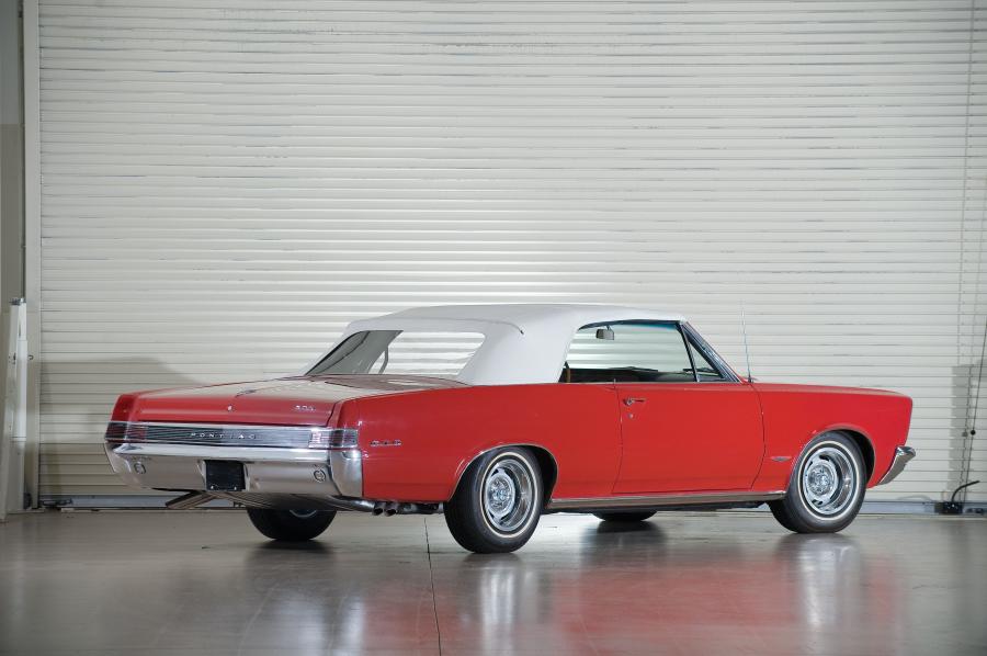  Pontiac GTO Convertible 1965 года  (фото 31 из 44)